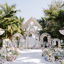 谁能拒绝一场绣球花盛放的海边婚礼呢?