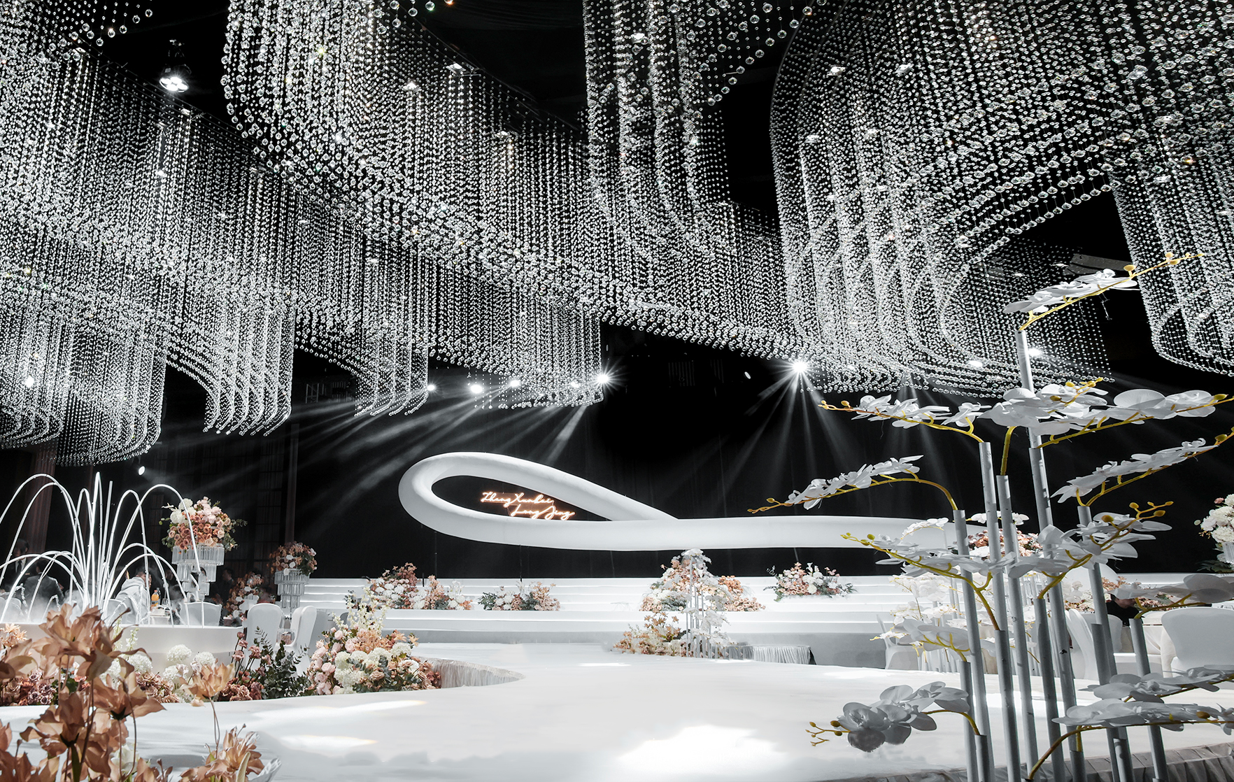 邂逅怦然，似水流年