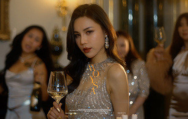 2024亚洲婚礼风尚影像节年度十大作品《鎏金晚宴》