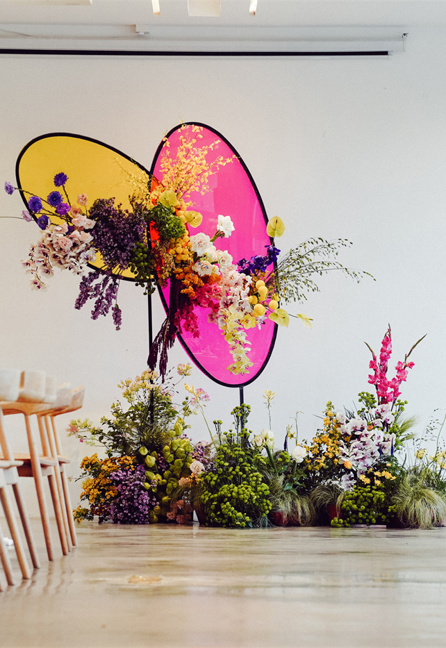 奇趣多彩的高饱和度户外婚礼