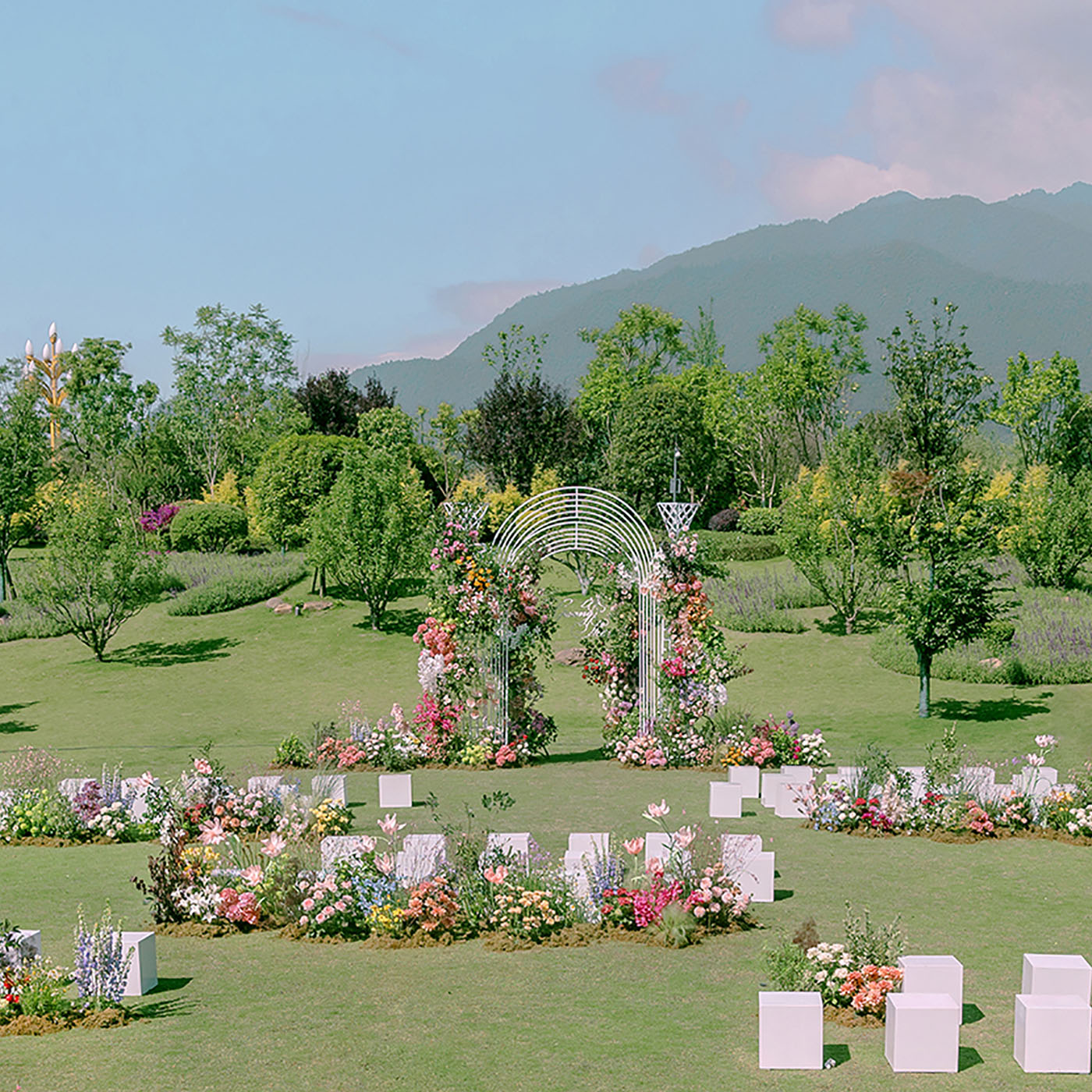 Colorful Day | 峨眉山脚下的缤纷夏日花园婚礼