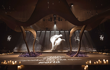 巨型马蹄莲装置婚礼