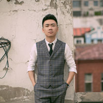 人物专访 | 和明星做朋友和新人交心,他就是这样的主持人