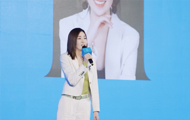 璐菲-《女主持的破圈之路》