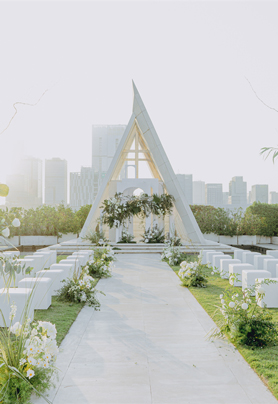 白绿清新草坪婚礼