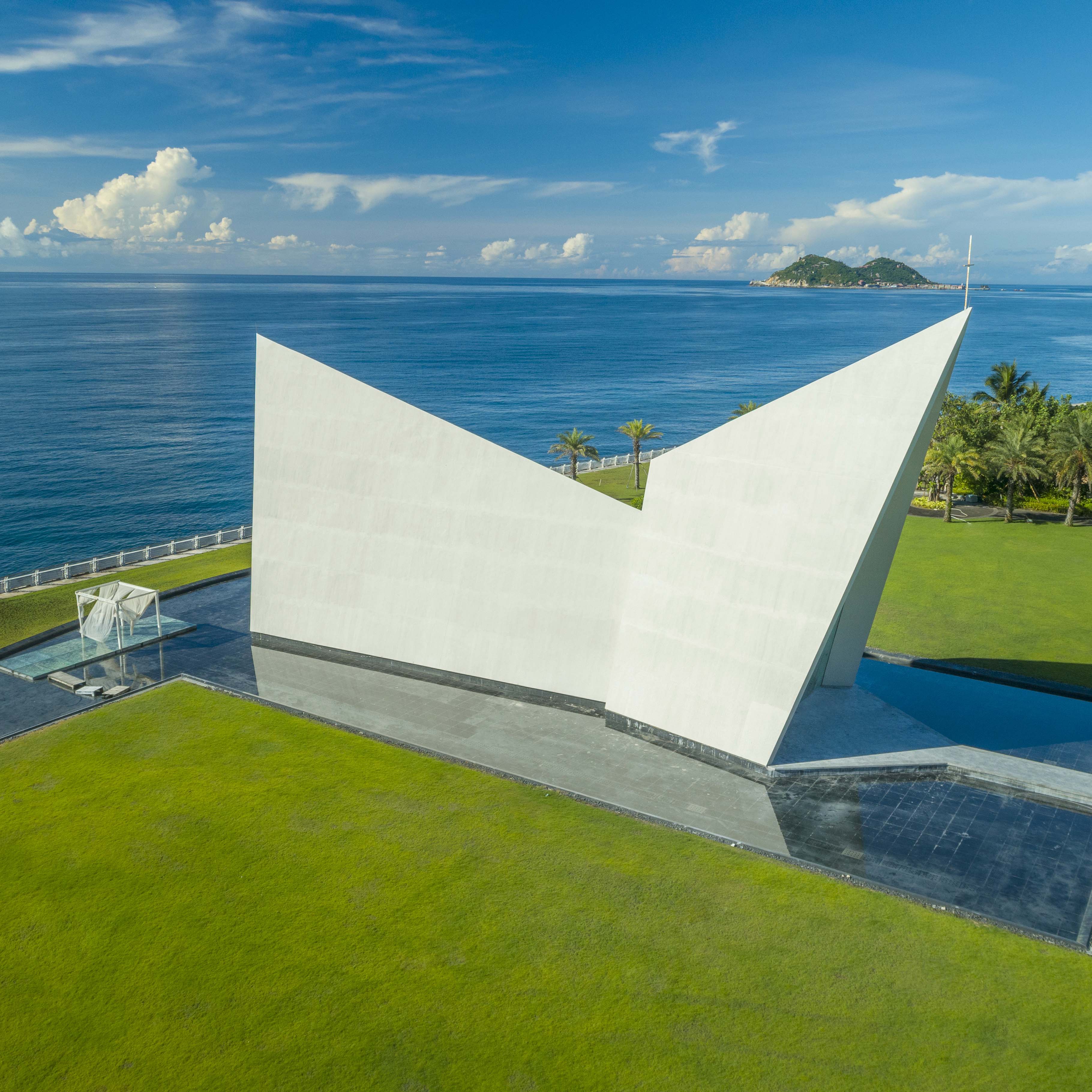 日月湾海岛婚礼艺术中心丨在热带临海教堂,感受夕阳无边的浪漫海景