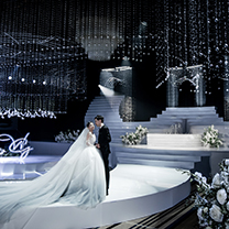  真实婚礼 | 极简&浪漫 —— 40万颗水晶，见证相恋的1234天