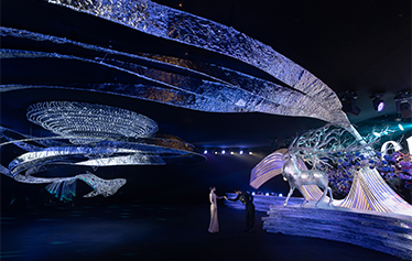 林深时见鹿，海蓝时见鲸