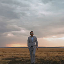 张晓光:世界在你脚下,爱是唯一信仰