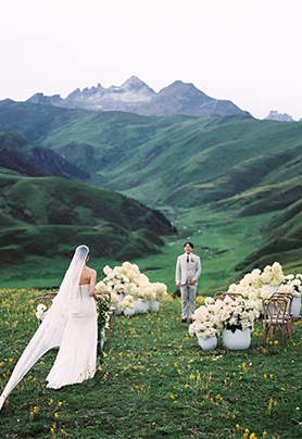 雪山草甸婚礼