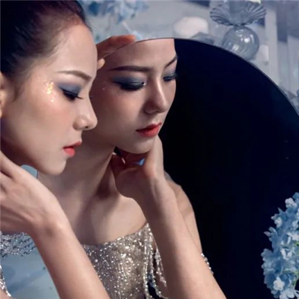 专题策划 | 灰度里的光亮 | REVIEW2020