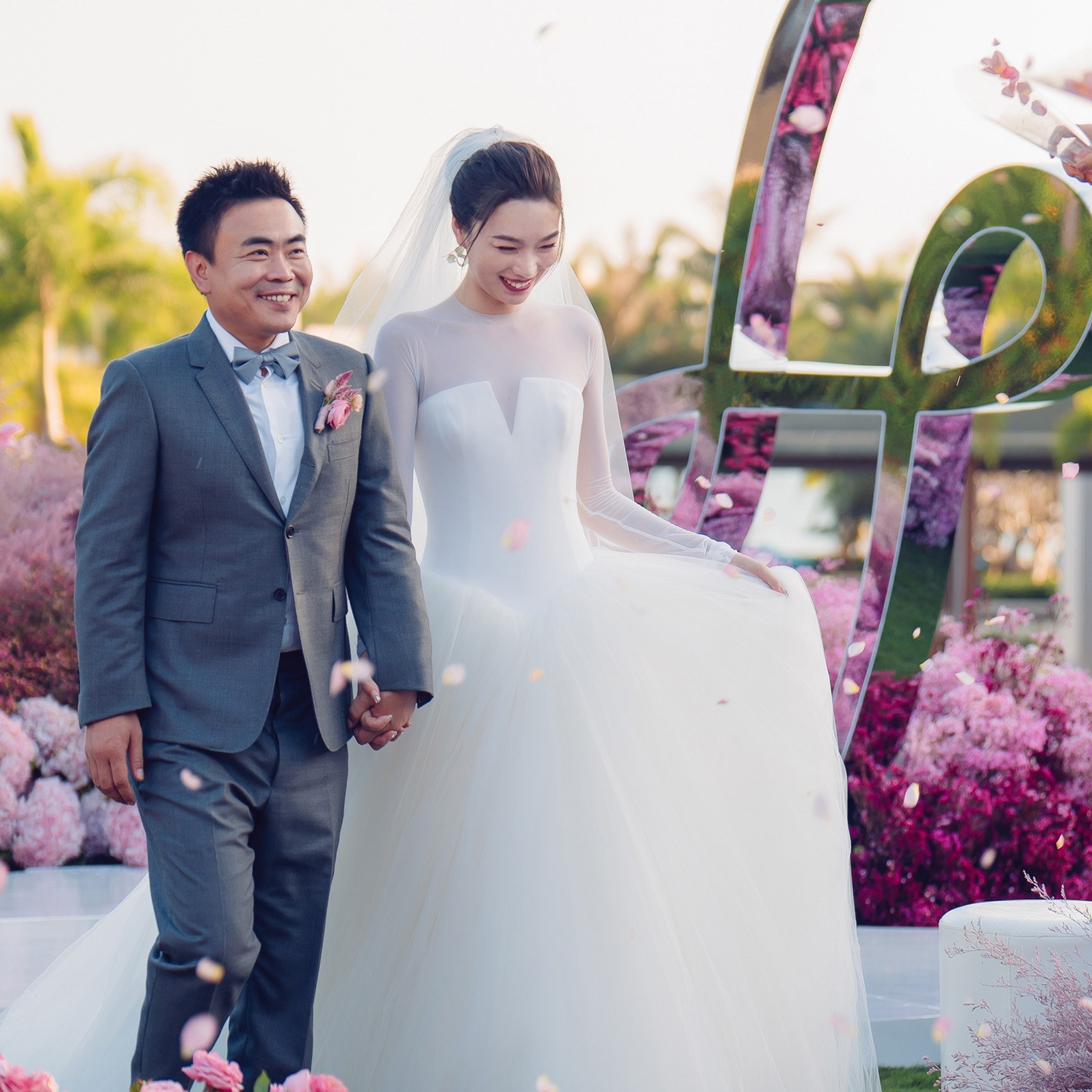 真实婚礼 | 结婚7年,带上一儿一女,我们在三亚的海边办了一场属于自己的婚礼