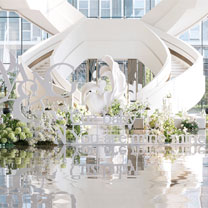 真实婚礼 | 旋转楼梯下的自然野趣