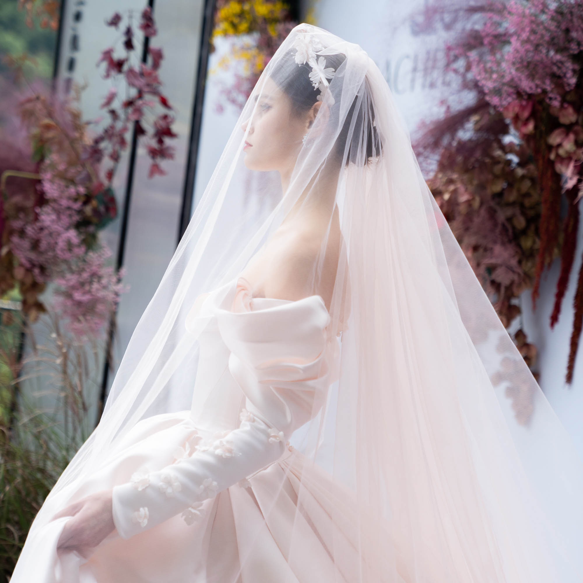 行业快报丨RACHEL LAI 2021 S/S《无心盛开》浪漫发布