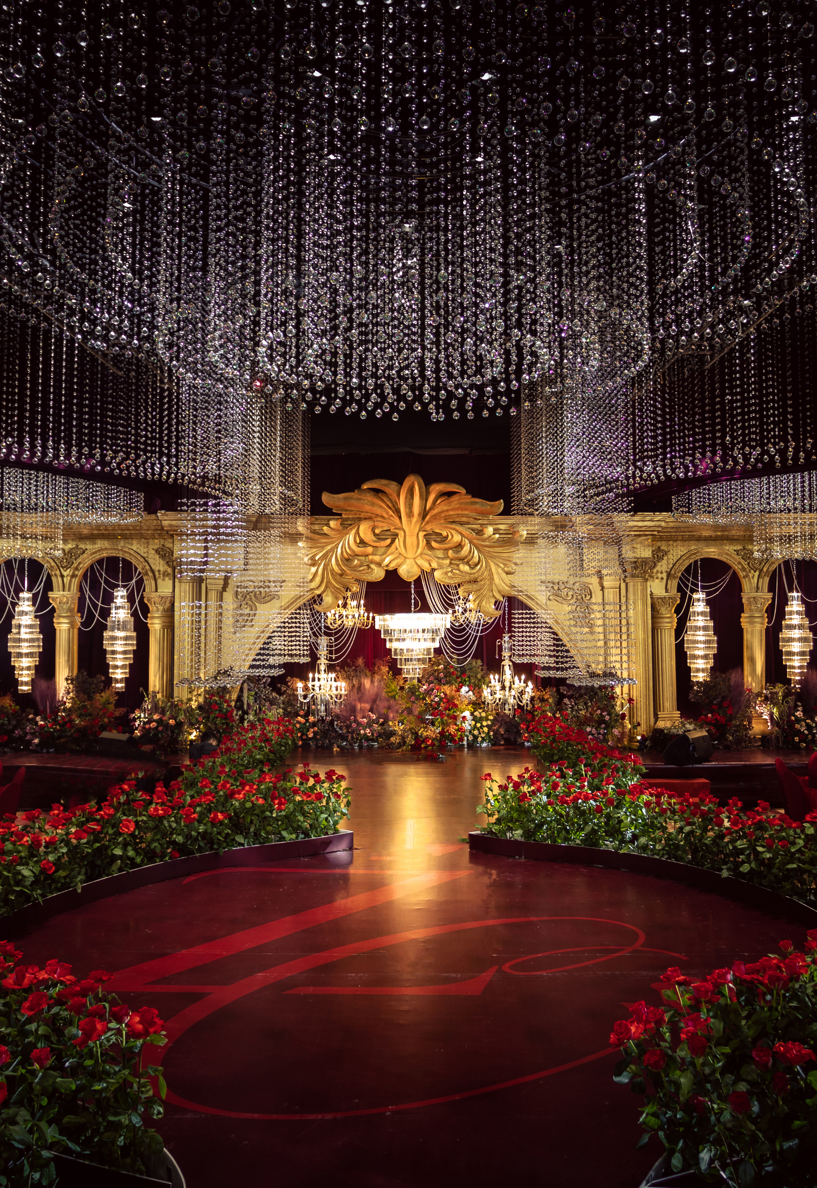 珠箔繁星，金樽月明