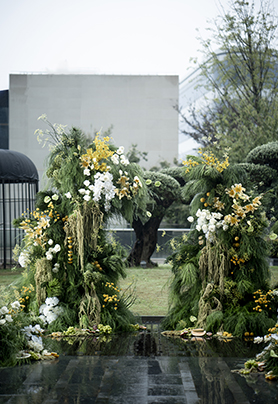 一场雨后森系草坪婚礼