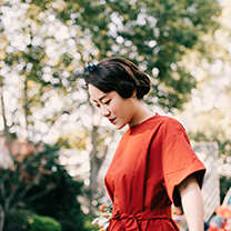 斑斓而灿烂的秋，落叶秋日也尽是欢喜