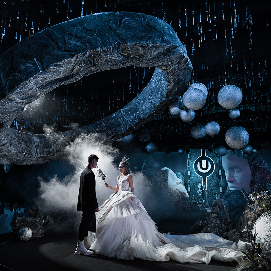 真实婚礼 | 沉默巨物 | 一场办成了Ultra电音节的婚礼,在恢弘中做自己