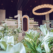 纪念日 | 藏在花丛中的深情十年